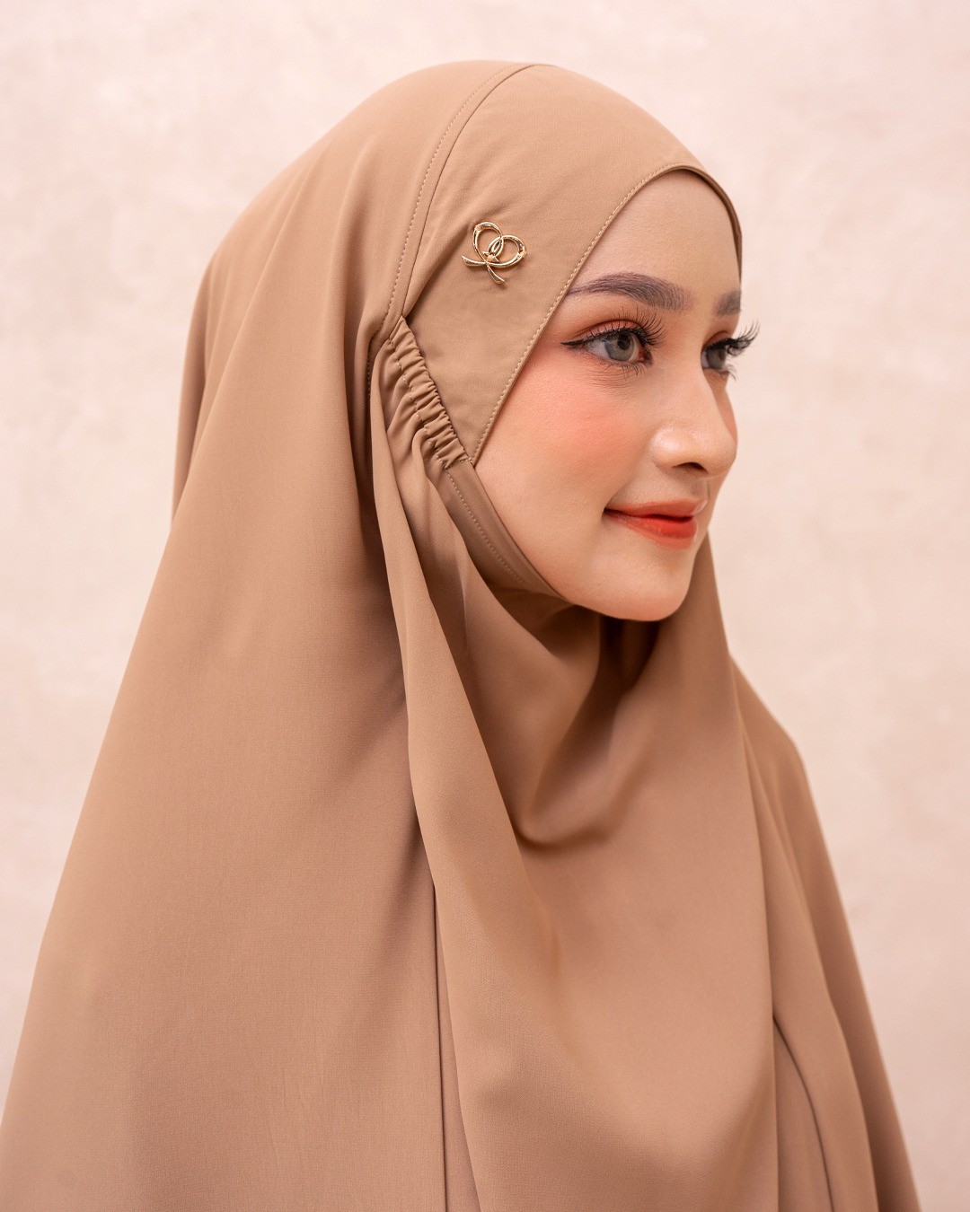 Saqqina Hijab - Elvara French Khimar ( Jilbab Syari Khimar Haji dan Umrah Bahan Cordoba / Airflow Super Premium) - Anti Uv - Milk Brown